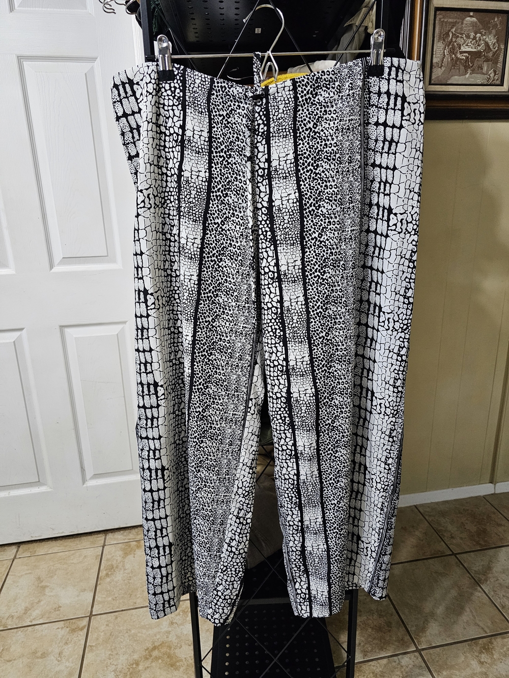 Natori Black and White Animal-Print Wide Leg Pants